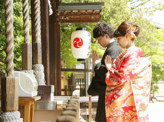 福島稲荷神社での挙式もできる！花嫁行列が人気。