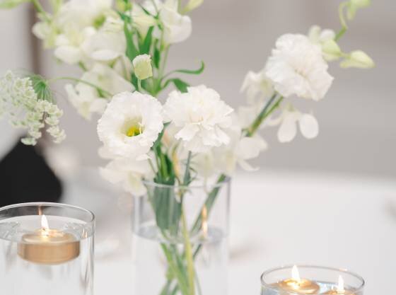 湖畔に浮かぶ邸宅風バンケットで思い出に残る結婚式を