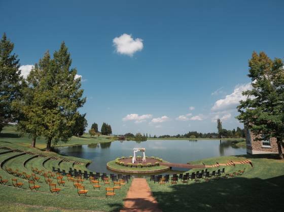 水の挙式「レイクサイド」